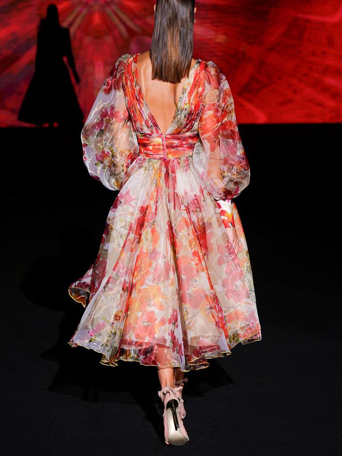 Hannibal Laguna LOOK 10 Vestido KLEOFAS | Vestido En Organza Estampada En Tonos Cálidos Con Maxi Mangas Abullonadas Y Una Falda Midi Con Volumen