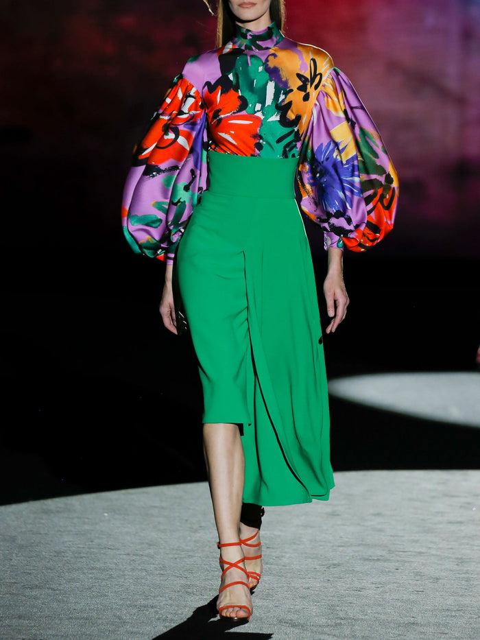 Hannibal laguna LOOK 18 FRIDA Y FOREST | Body satín estampado floral. Falda en crepe verde