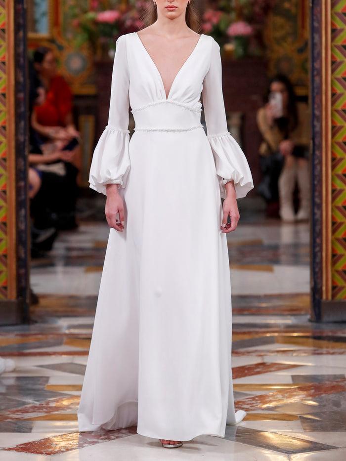 Hannibal laguna LOOK 2 Vestido de novia URFILA realizado en crepe