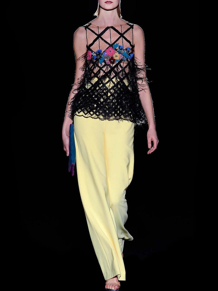 Hannibal laguna Look 22 CROSBY y CLIFF | Blusa de tul bordado y plumas