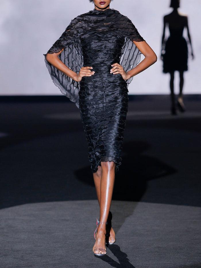 Hannibal laguna Look 22 XENOVEVA | Vestido corto de fiesta en volantes de organza color negro