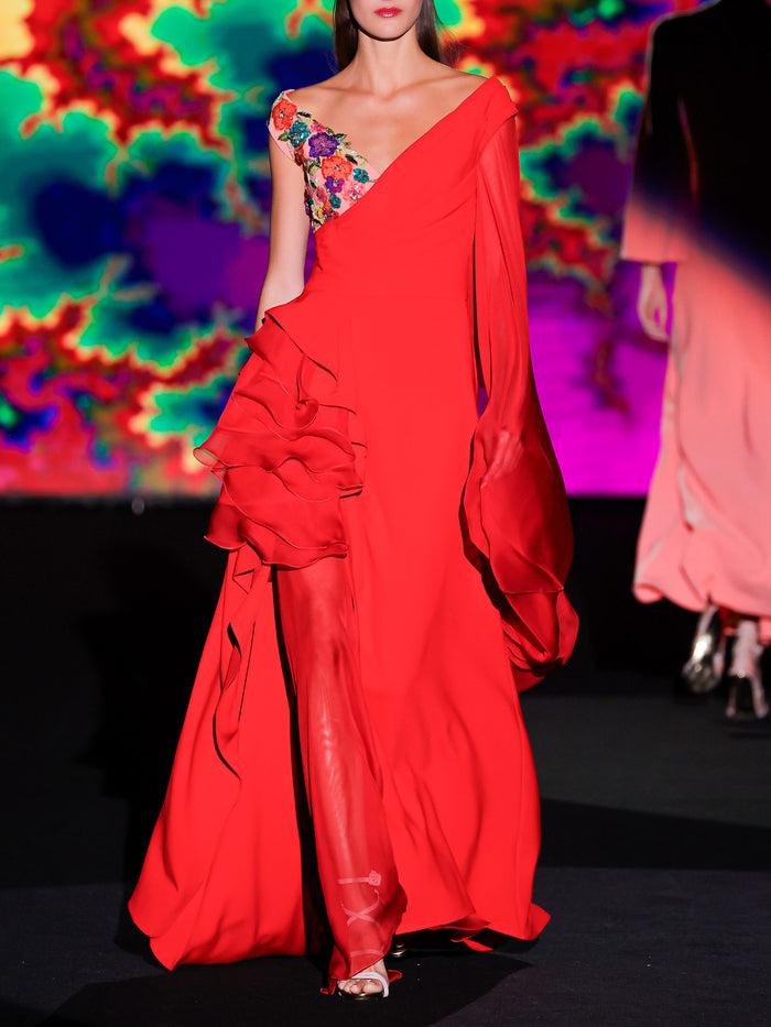 Hannibal laguna LOOK 24 Vestido KENDALAR | Vestido de fiesta en crepe color geranio con escote asimétrico en V