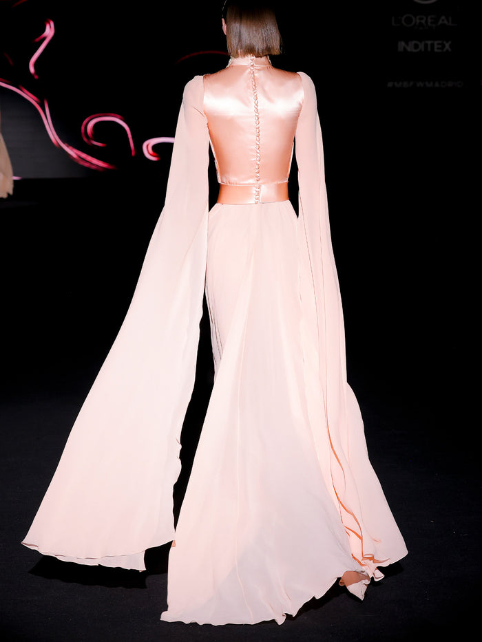 Hannibal Laguna LOOK 25 Vestido JILBORAN | Vestido De Fiesta Realizado En Satin Y Gasa Color Salmon Y Collar De Swarovski