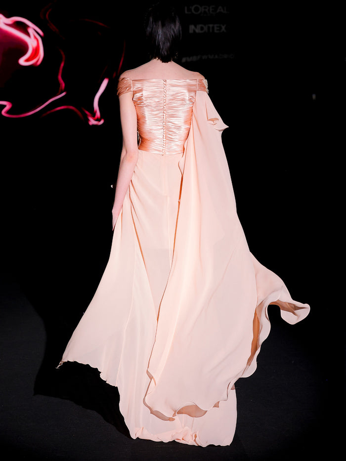 Hannibal Laguna LOOK 26 Vestido JARDINEL | Vestido De Fiesta Realizado En Gasa Seda Color Salmón Con Bordados De Swarovski