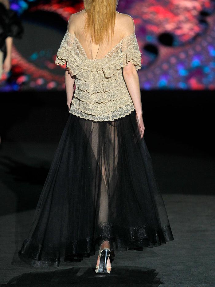 Hannibal Laguna LOOK 29 HANUCA Y HITS | Blusón En Gasa Bordada. Falda De Tul Negro