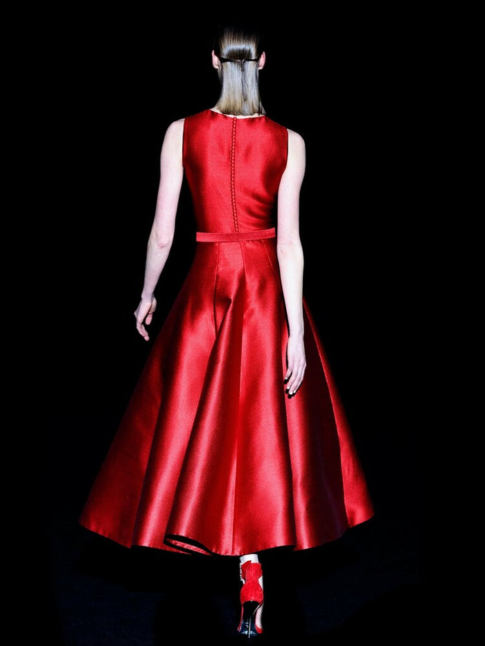 Hannibal Laguna Look 3 Vestido CAVALINI | Gran Pique Rojo Con Falda De Nesgas