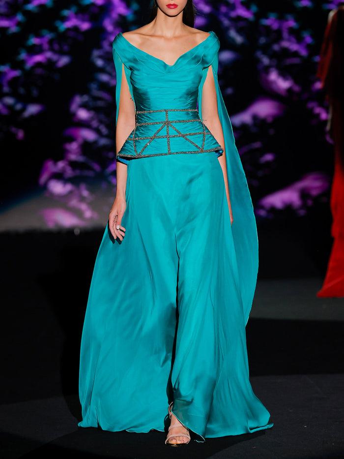 Hannibal laguna LOOK 30 Vestido KUORIS| Vestido en gasa color Maldivas con escote Liz y caparazón drapeado