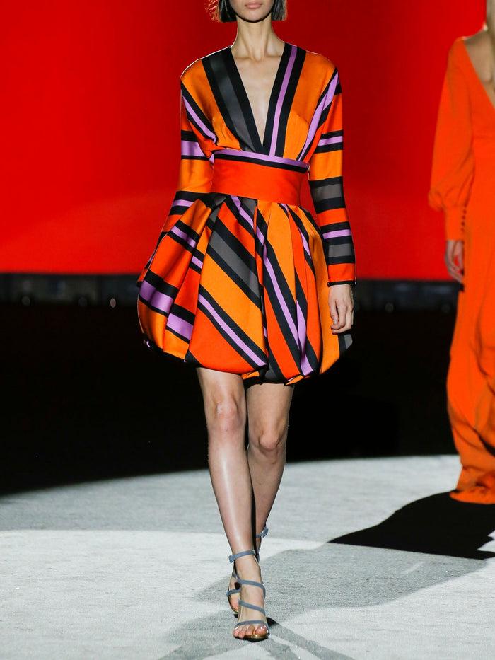 Hannibal laguna LOOK 31 FIVI y FOLK | Blusa y Falda en satín estampado de rayas