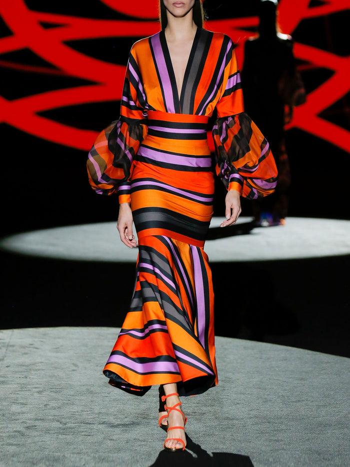 Hannibal laguna LOOK 37 FONT y FOXI | Blusa y Falda en satín estampado de rayas