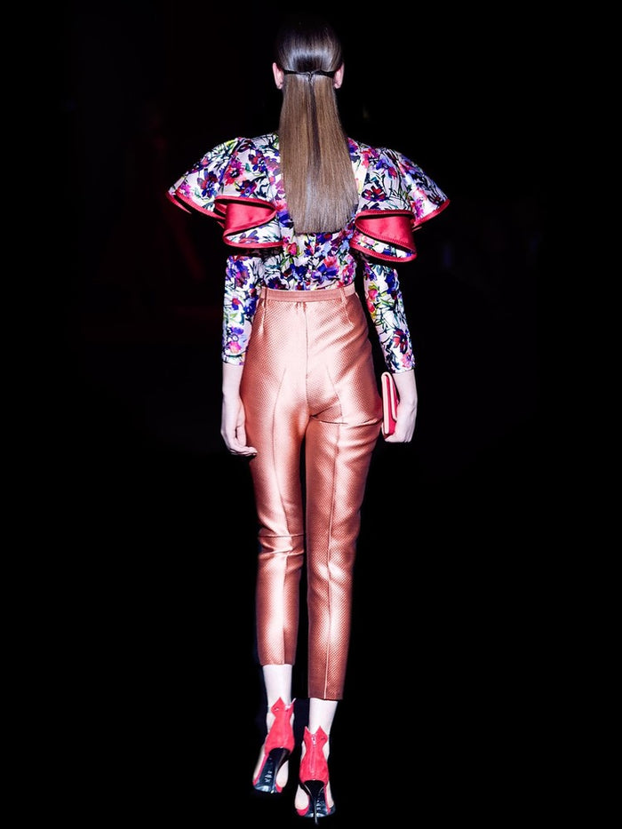 Hannibal Laguna Look 4 CALESA Y CATY | Body En Satin Estampado Azaleas Flamenco Y Pantalón Gran Pique