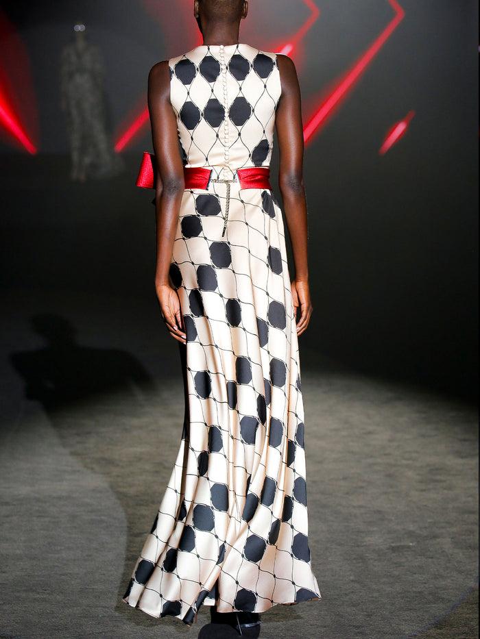 Hannibal Laguna Look 4 IRVINA | Vestido Largo De Noche En Satín Con Cinturón Rojo