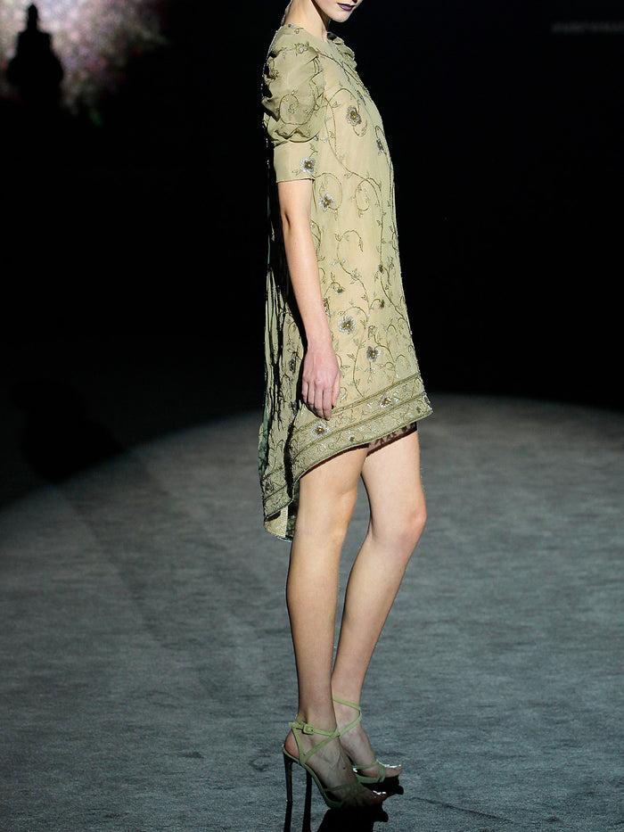 Hannibal Laguna LOOK 5 HELVETIUS | Vestido En Gasa Bordada Color Verde Olivo