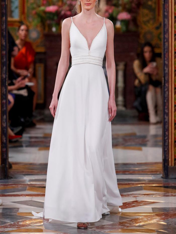 Hannibal laguna LOOK 5 Vestido de boda UZI realizado en crepe