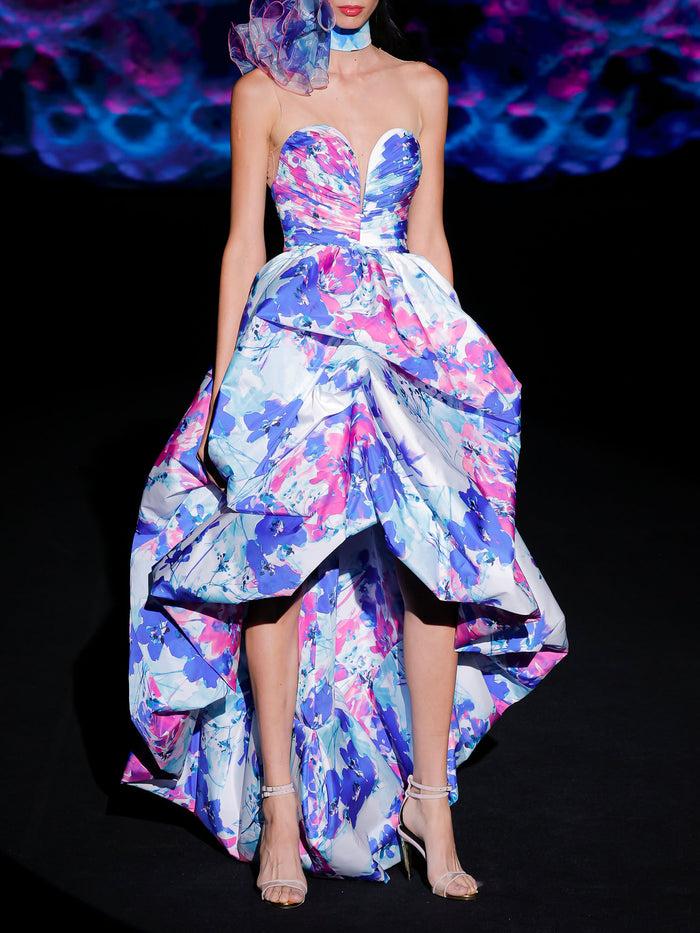 Hannibal Laguna LOOK 6 Vestido KLEIN | Vestido De Fiesta En Raso Y Organza Estampados Con Motivos Florales Lilas Y Turquesa Con Escote Asimétrico Que Enmarca El Busto