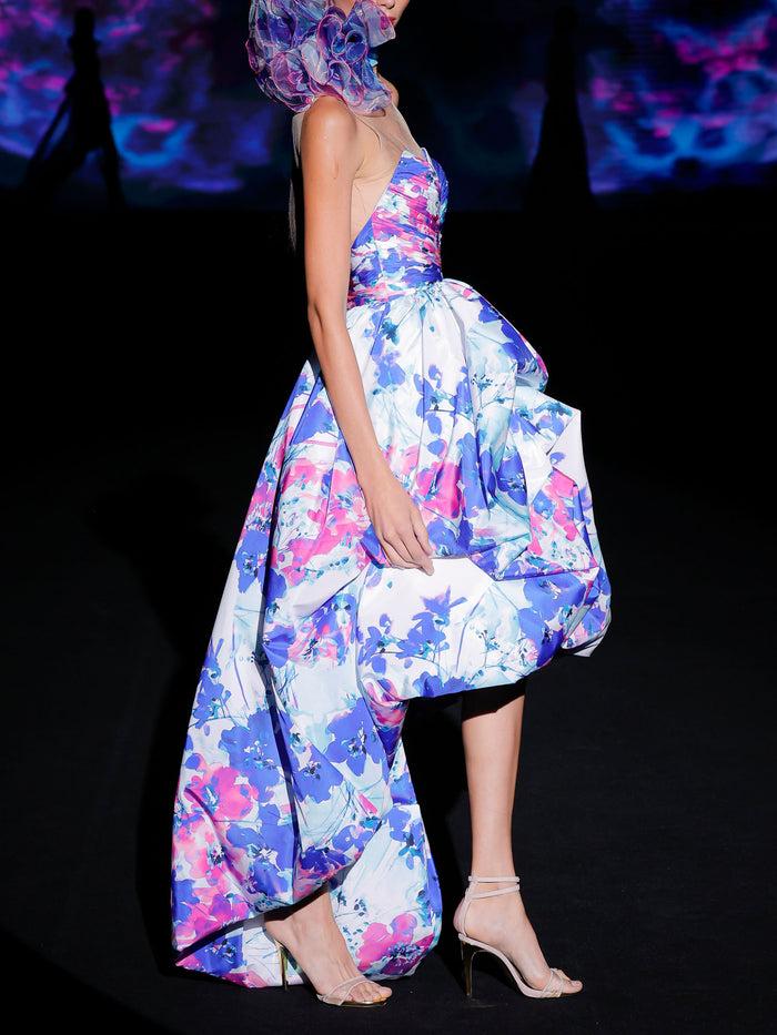 Hannibal Laguna LOOK 6 Vestido KLEIN | Vestido De Fiesta En Raso Y Organza Estampados Con Motivos Florales Lilas Y Turquesa Con Escote Asimétrico Que Enmarca El Busto