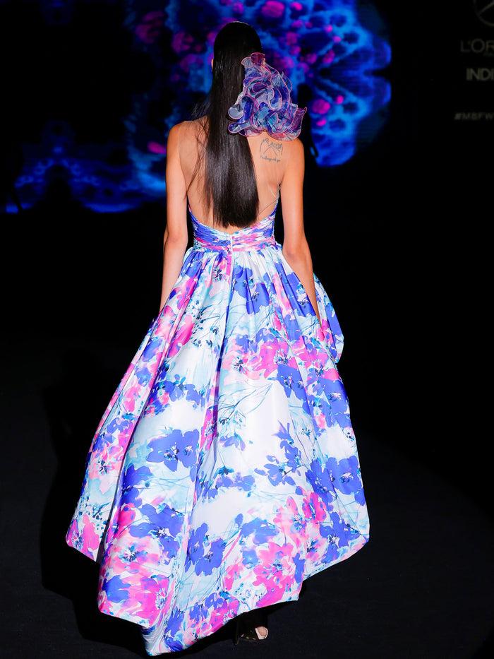 Hannibal Laguna LOOK 6 Vestido KLEIN | Vestido De Fiesta En Raso Y Organza Estampados Con Motivos Florales Lilas Y Turquesa Con Escote Asimétrico Que Enmarca El Busto