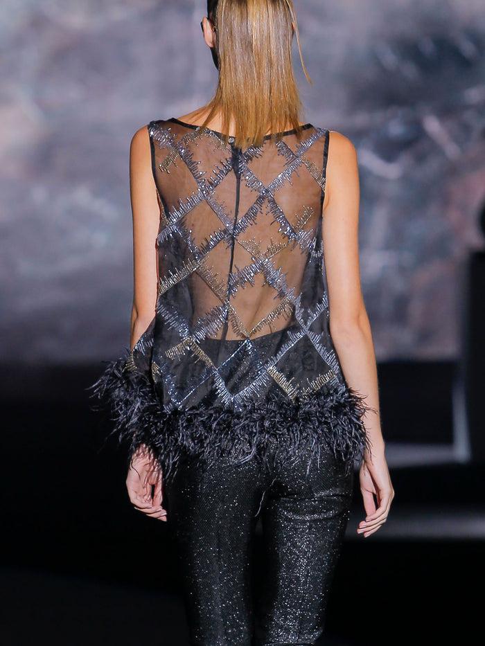 Hannibal Laguna Look 9 XOANA Y XOE Blusa En Organza Bordada Y Pantalon Pitillo