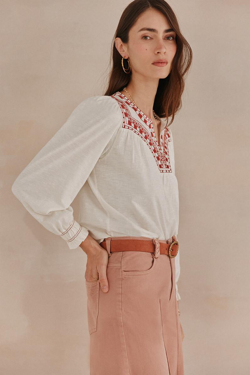 Hoss Intropia Fabiana. Camiseta Bordado A Contraste. | Camisetas Y Tops De Mujer | Hoss Intropia