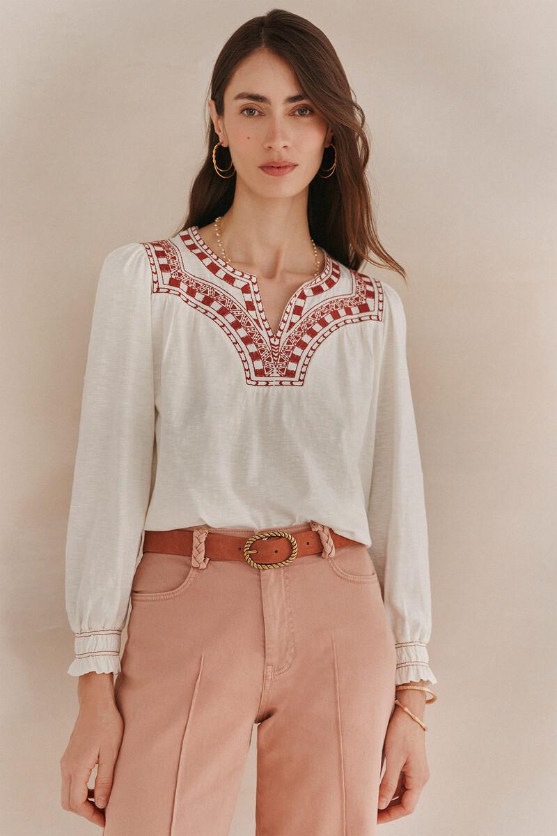 Hoss intropia Fabiana. Camiseta bordado a contraste. | Camisetas y tops de mujer | Hoss Intropia