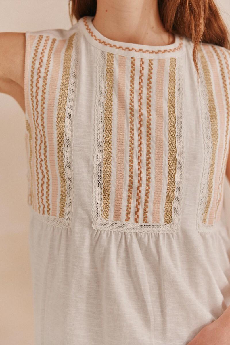 Hoss Intropia Felipa. Camiseta Bordada | Camisetas Y Tops De Mujer | Hoss Intropia