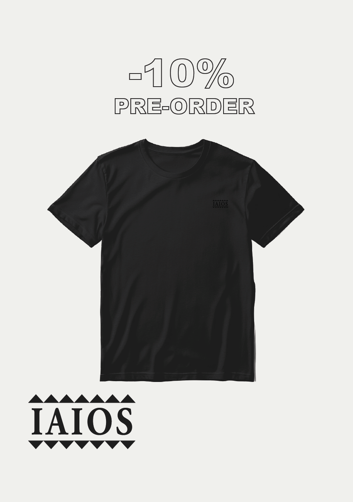 Iaios Camiseta bordado negra