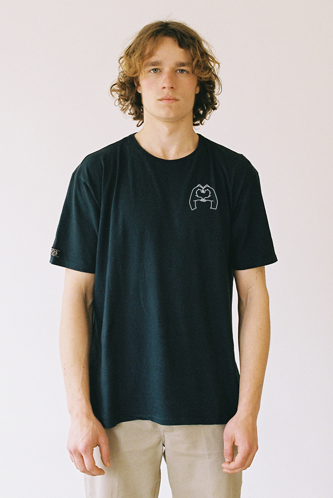 Iaios Camiseta Negra - Corazón