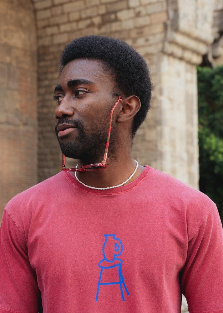 Iaios Camiseta Roja - Taburete Y Jarrón