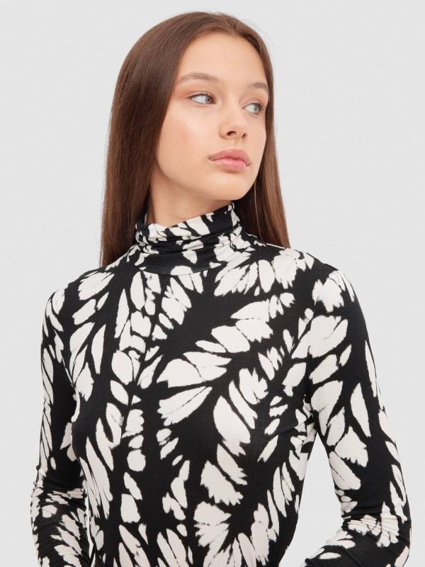 In Side Camiseta Manga Larga Estampado Blanco Y Negro