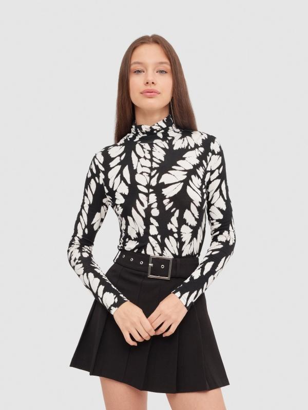 In side Camiseta manga larga estampado blanco y negro