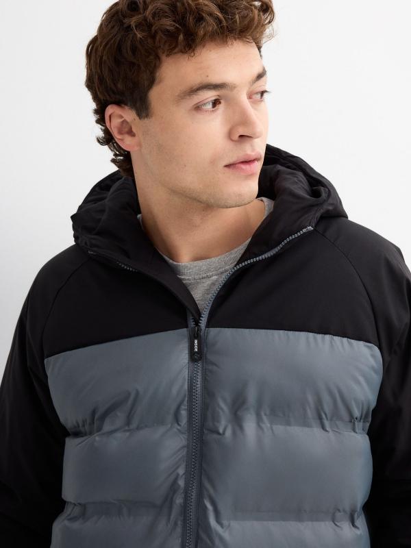 In Side Abrigo Acolchado Color Block Azul