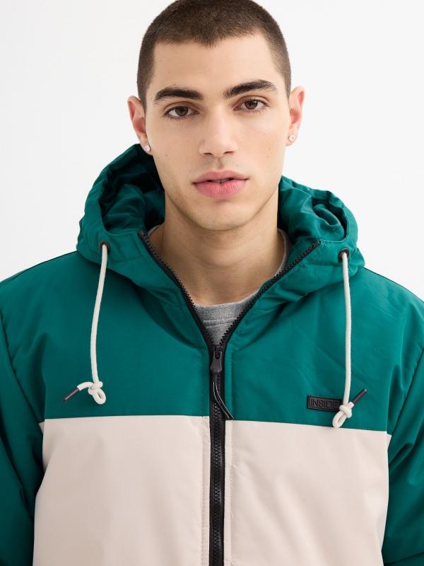 In Side Abrigo Color Block Verde