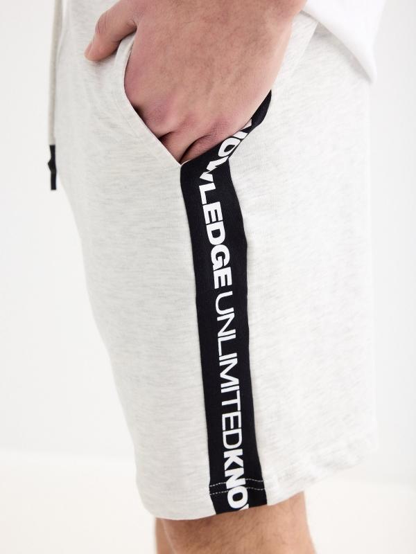 In Side Bermuda Jogger Bolsillo