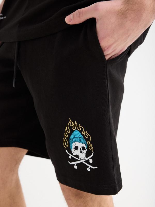 In Side Bermuda Jogger Calavera