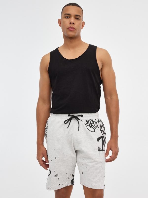 In side Bermudas jogger con print graffiti