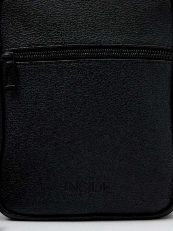 In Side Bolso Cruzado Negro Polipiel
