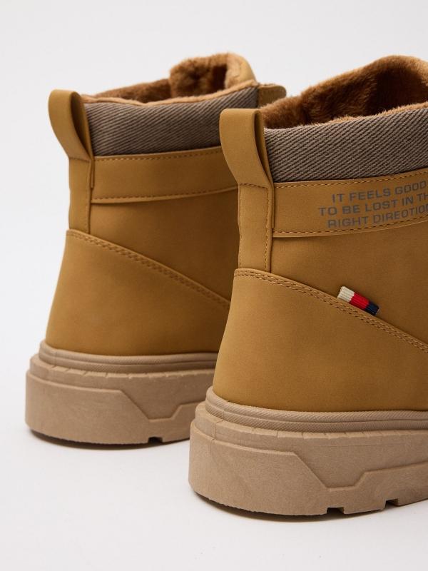 In Side Bota Montañera Combinada Cuello