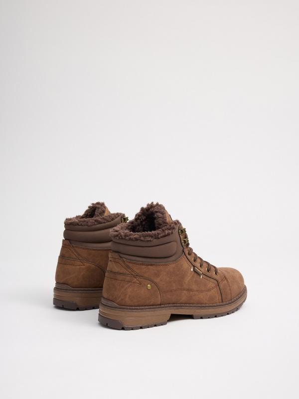 In Side Bota Montañera Contraste Marrón