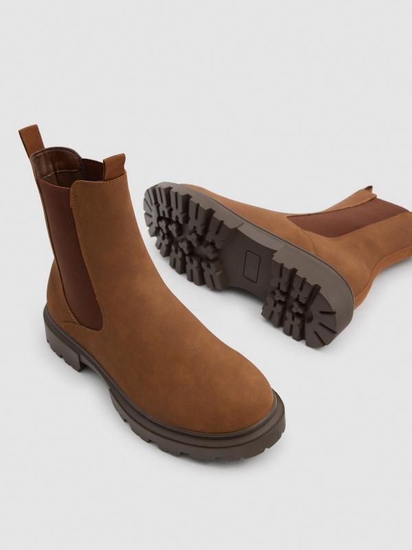 In Side Botas Chelsea Marrones De Polipiel
