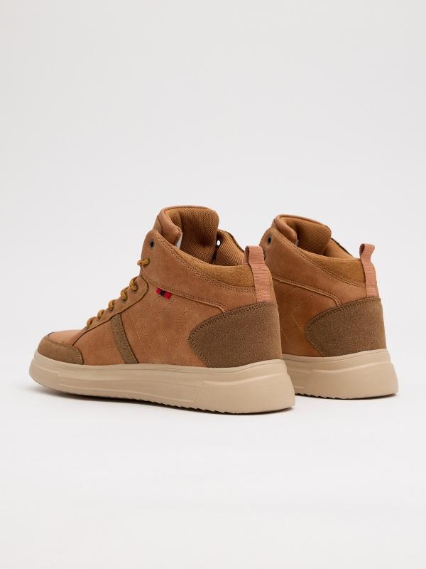 In Side Botín Deportivo Marrón Efecto Piel