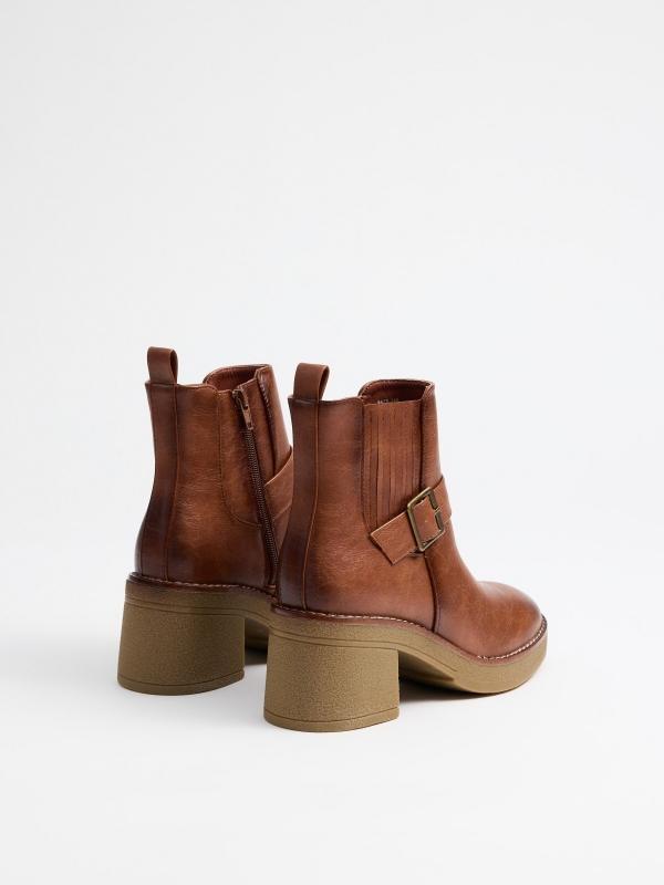 In Side Botines Marrones Con Tira