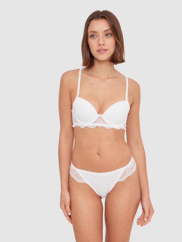 In side Braguita de encaje blanca