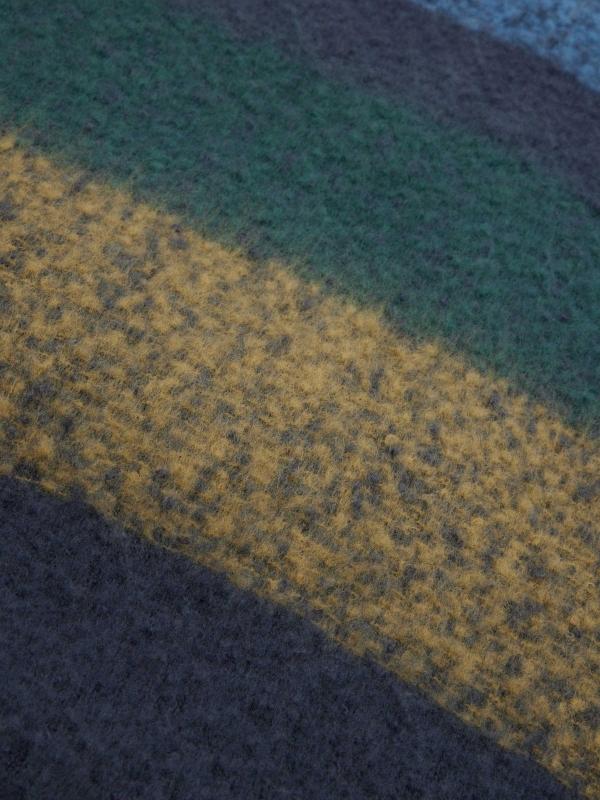 In Side Bufanda Azul Marino Con Flecos