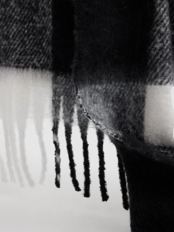 In Side Bufanda Cuadros Flecos Blanco Y Negro