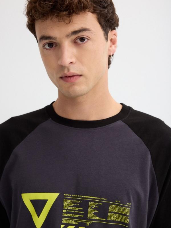 In Side Camieta Manga Larga Raglán Gráfico Gris