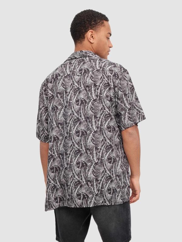 In Side Camisa Hojas Blanco Y Negro