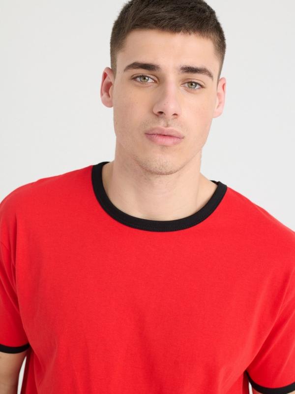 In Side Camiseta Básica Contrastes