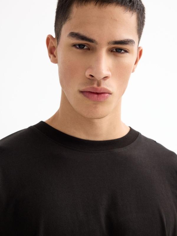 In Side Camiseta Básica Manga Larga Negra