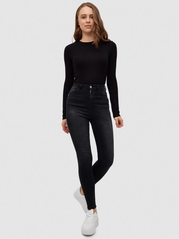 In Side Camiseta Básica Negra