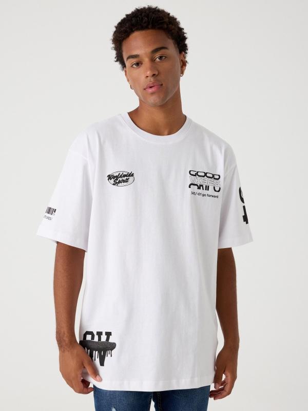 In side Camiseta blanca estampada