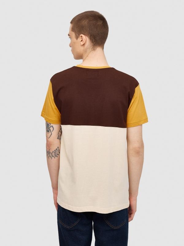 In Side Camiseta Color Block Con Texto
